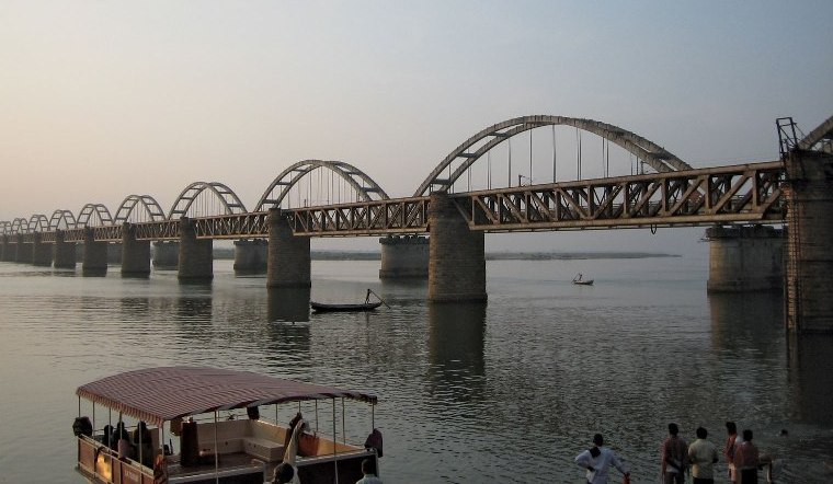 railway-bridge-Godavari-River