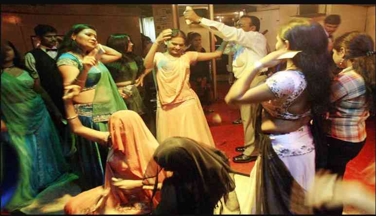 Over 40 illegal ladies dance bars from Morjim to Nerul, Calangute PI admits  he shut down 15 bars and 28 massage parlours – IndyaTv News